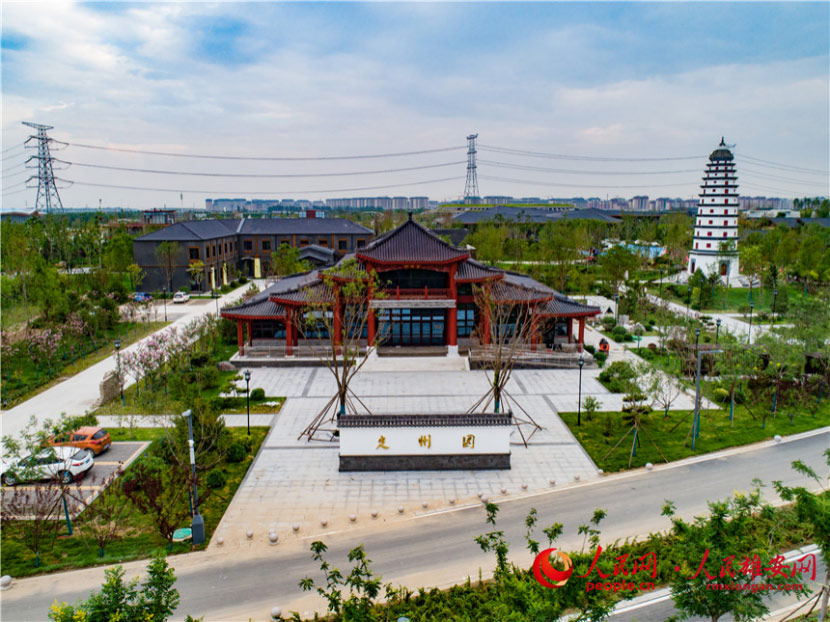 圖為定州展園。定州展園展現(xiàn)了清代時(shí)期定州貢院的設(shè)計(jì)理念,展出了定窯瓷器文物。展園內(nèi),建有一座標(biāo)志性建筑物——定州塔。人民雄安網(wǎng) 李兆民攝