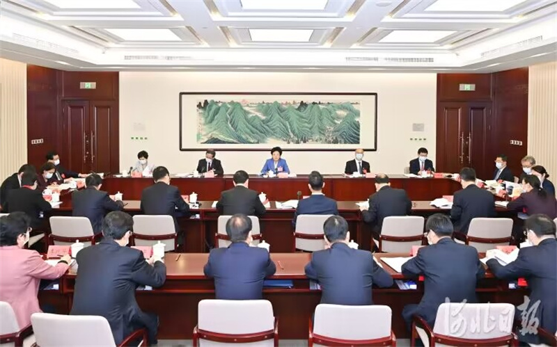 10月17日，我省代表團(tuán)舉行分組會(huì)議，繼續(xù)討論黨的二十大報(bào)告。這是分組會(huì)議現(xiàn)場(chǎng)。河北日?qǐng)?bào)記者趙海江攝