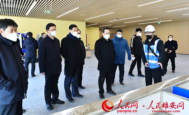 張國華在容東片區調研重點項目建設。劉向陽攝