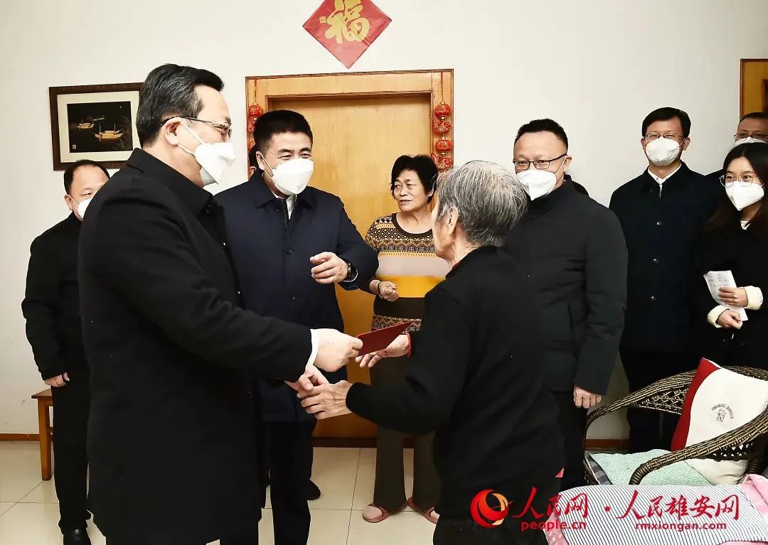張國華在春節前赴基層走訪慰問并調研檢查安全生產和市場保供工作。劉向陽攝