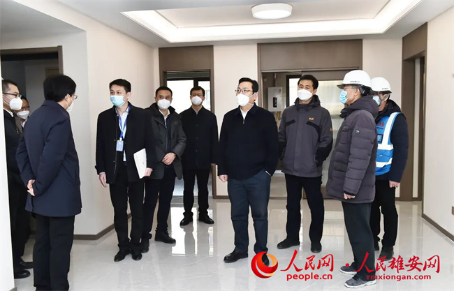 張國華調(diào)研容東片區(qū)市場化住宅項(xiàng)目和社區(qū)公服設(shè)施情況。劉向陽攝