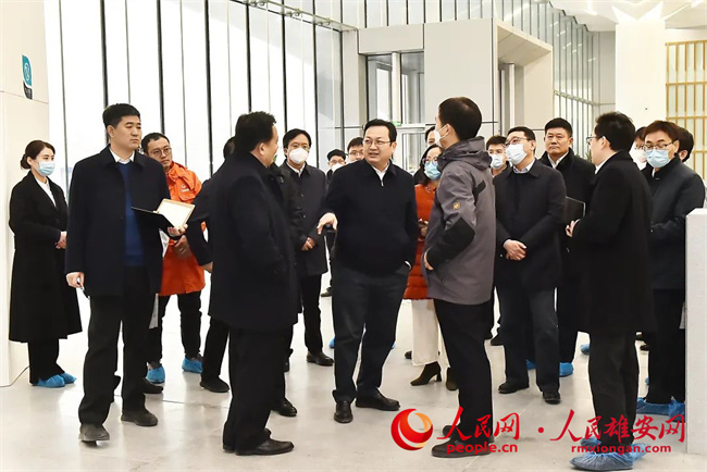 張國華調(diào)研容東片區(qū)市場化住宅項(xiàng)目和社區(qū)公服設(shè)施情況。劉向陽攝