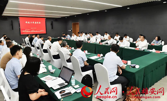 張國華與北京市副市長于英杰一行舉行工作座談。劉向陽攝