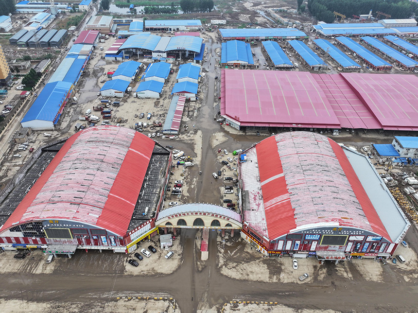 8月25日，涿州市新發地大石橋批發市場陸續有商戶開門營業。熊華明攝
