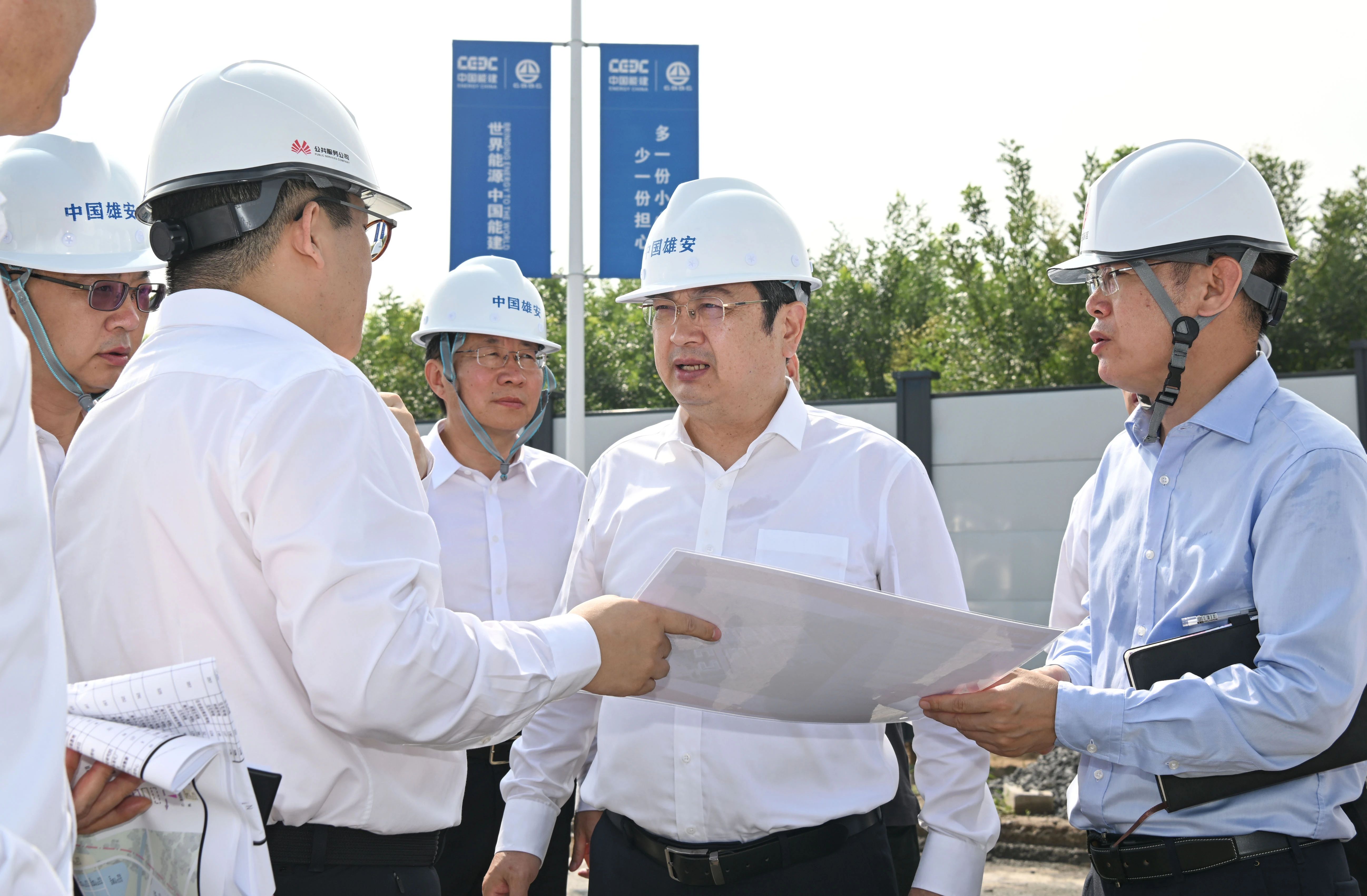 張國華調研防汛度汛工作及重點項目建設進展。雄安媒體中心王偉倩攝