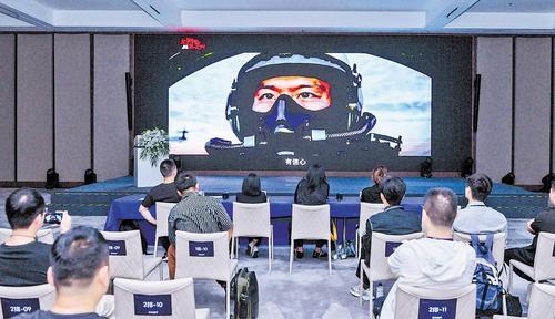 8月22日至24日，永不落幕的北影節之2025雄安未來影像電影季舉辦。圖為觀眾觀看參加展映的優秀電影作品。