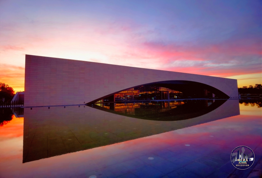 4晚霞中的雄安之眼_副本